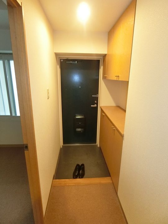 THE RESIDENCE PARK ODORIKOENの玄関
