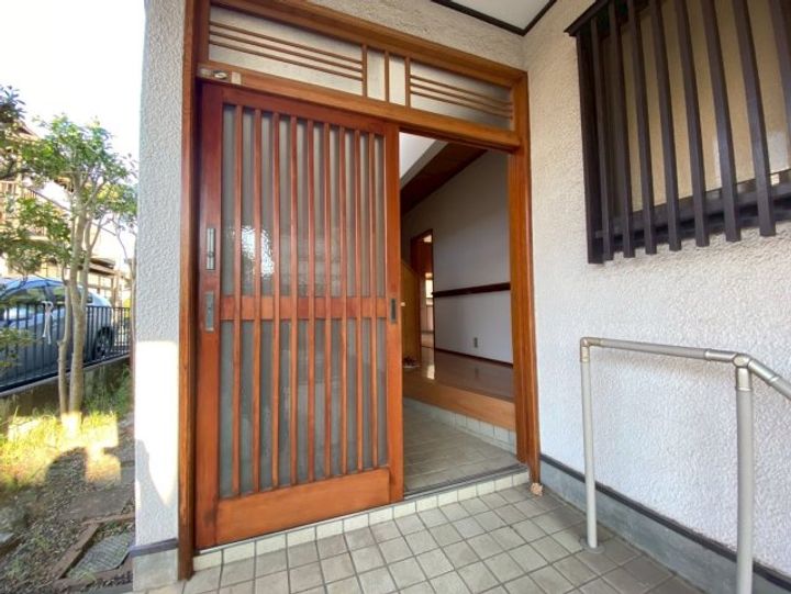 千葉県富里市日吉台4(一戸建)の賃貸物件の玄関