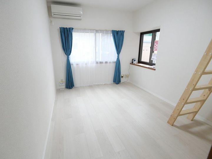 アリス新潟大学前第一の居間