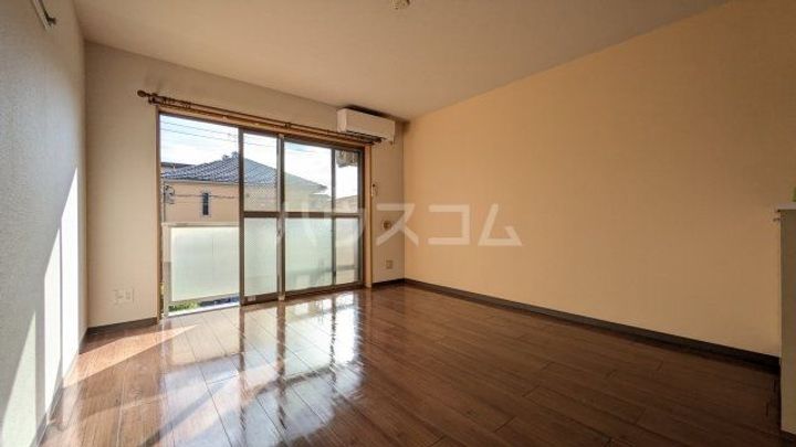 モアルヤタ藤の居間