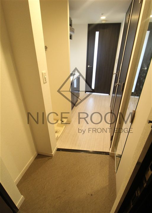 プレサンス新大阪イオリアの玄関