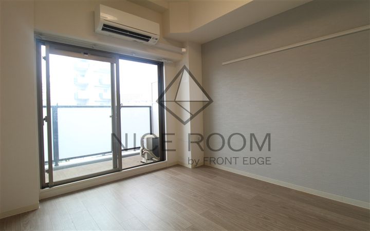 プレサンス新大阪イオリアの居間