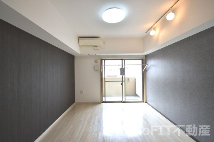 PHOENIX難波EASTの居間