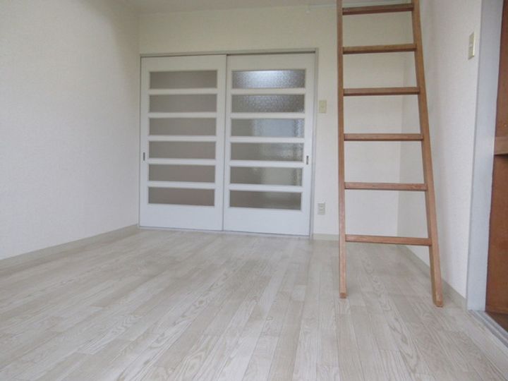 ジュネス西中島の居間