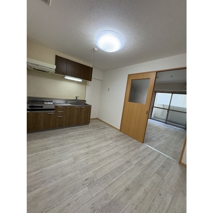 フレール上林の居間