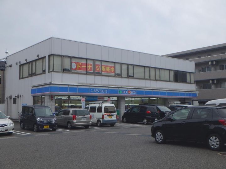 クレセント・ピュアの周辺