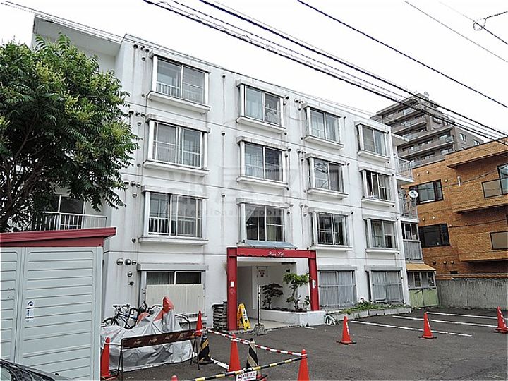 ピュアライフ門脇の外観