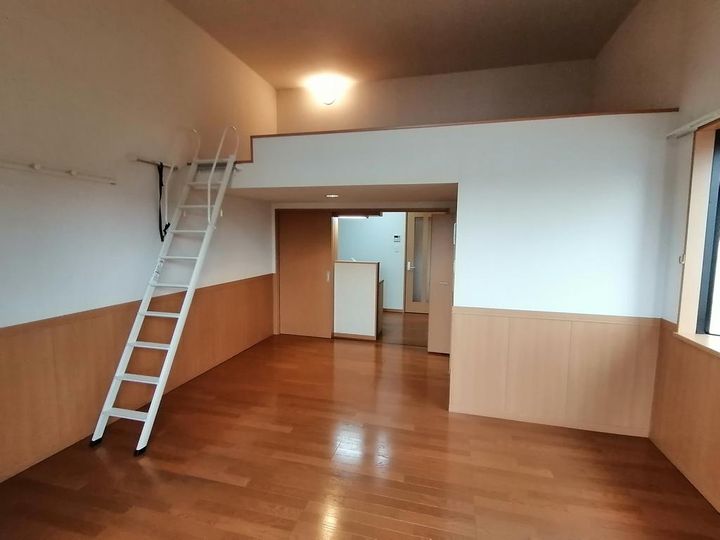 WISH伊在弐番館の居間