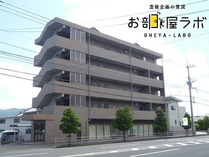 モンベル安達の外観