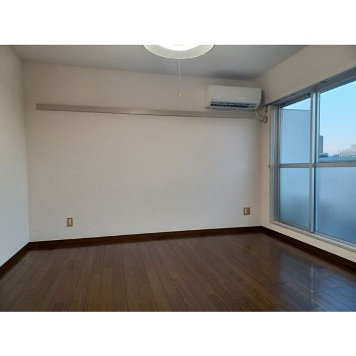 ハイツ水鐘の居間