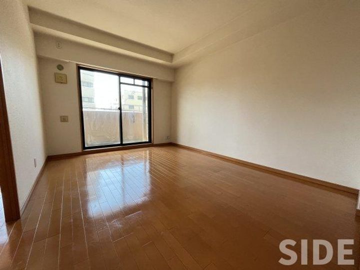 リーガル大阪城東の居間