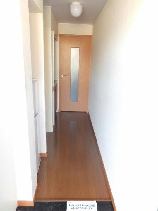 レオパレスキャスルIIの玄関