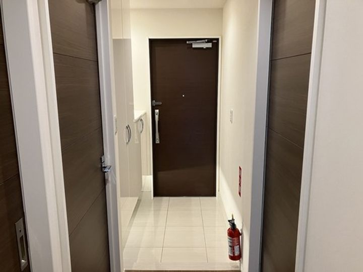 ル・サンク旭橋の玄関