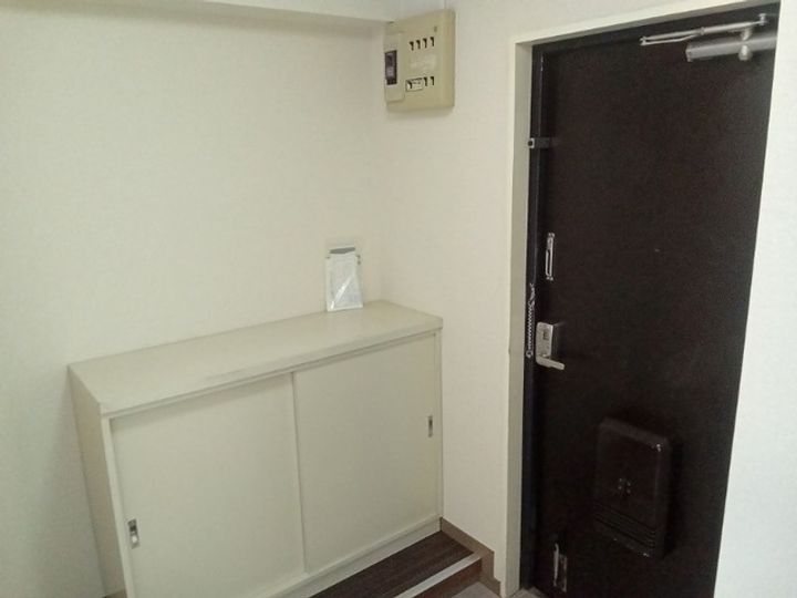 千葉県市川市行徳駅前1(マンション)の賃貸物件の玄関