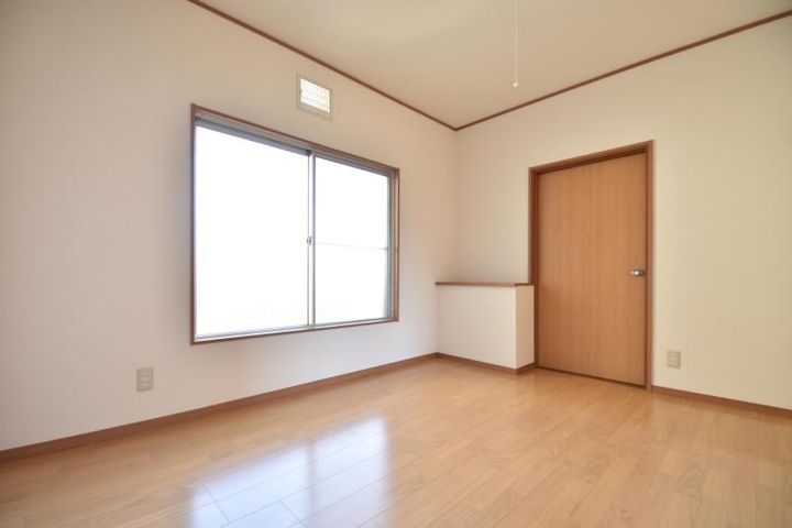 石村ビルの居間