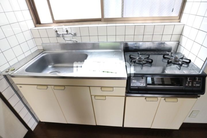 生麦鶴神ハイツのキッチン