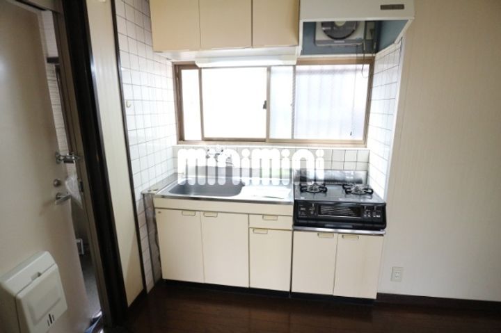 生麦鶴神ハイツのキッチン