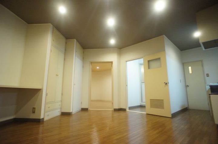 グンケン第2コーポの玄関