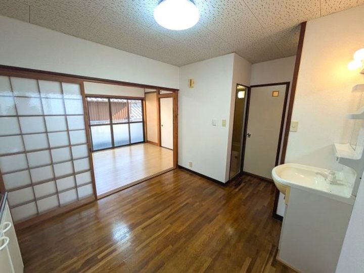 ハイツ三本の居間