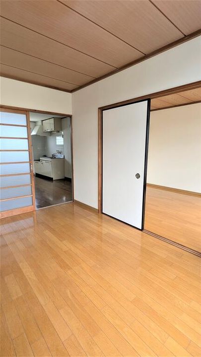 佐川ハイツの居間