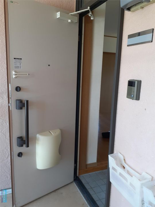 コーポみやまえの玄関