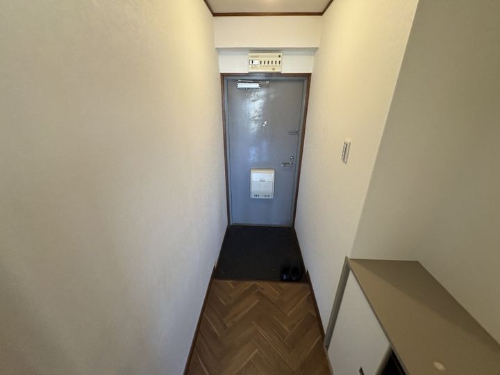 新大阪末広第一ハイツの玄関