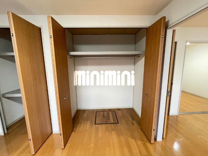 カルティエ五番館の内装