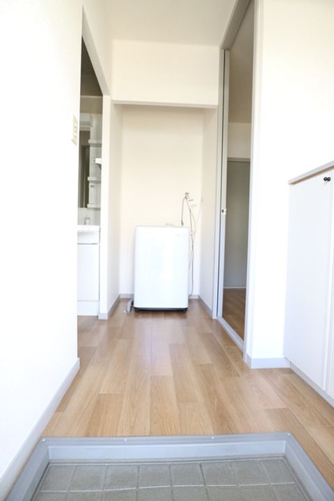 サンライフひろみね Cの玄関