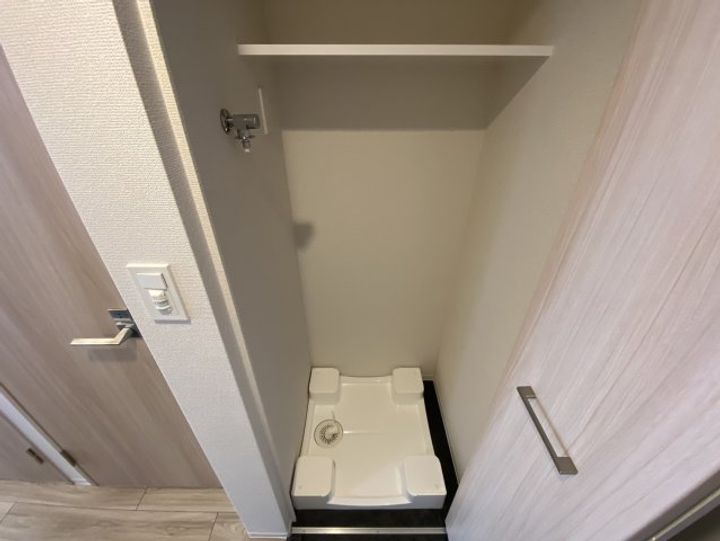 スワンズシティ大阪エスクレアの玄関