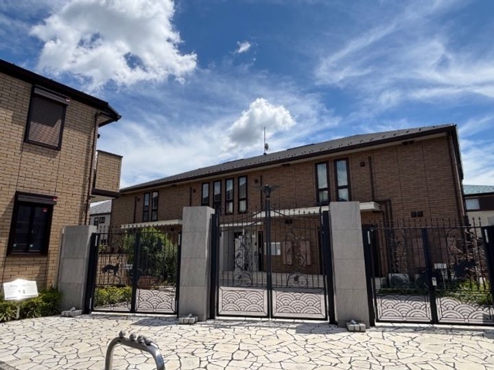 フォーゲルガルテン神代2号館の外観