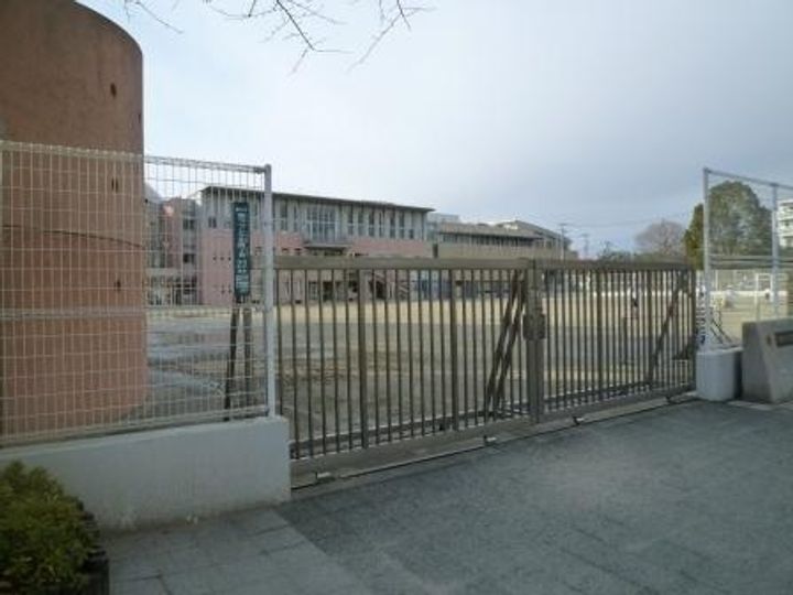 フォーゲルガルテン神代2号館の周辺