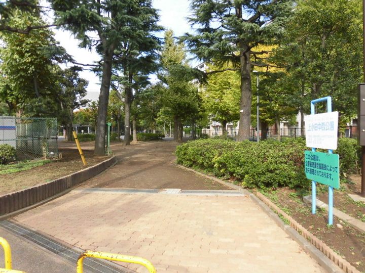 セシーズイシイ8の周辺