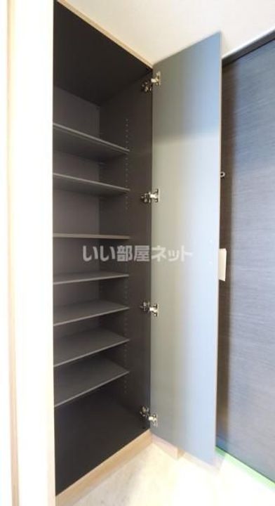 プレジオ西新井の玄関