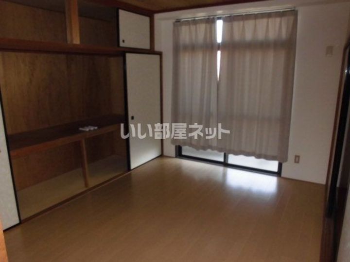 朋栄ハイツ2号館の内装