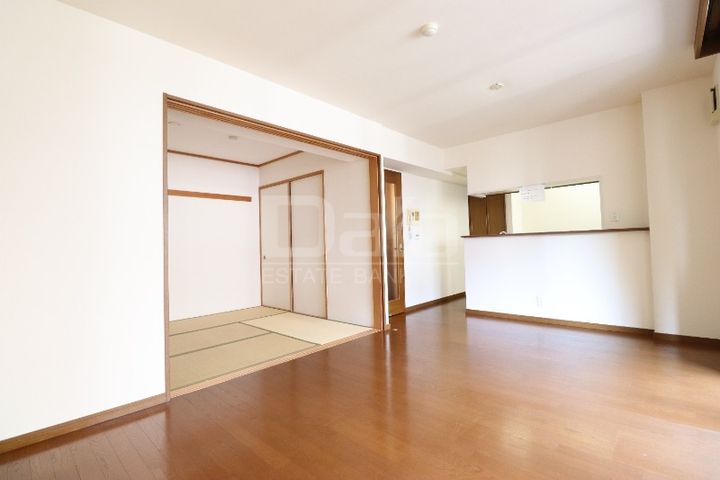ローレルコート藤崎の居間