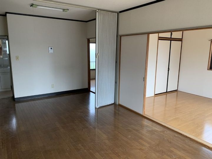 メゾンヤマザキの居間