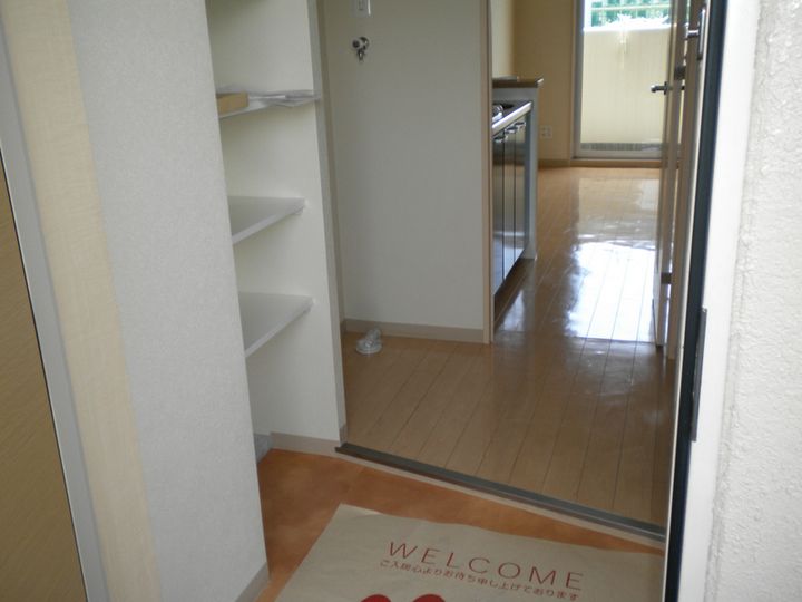 大阪府豊中市上新田2(マンション)の賃貸物件の玄関