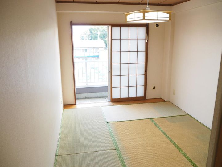 田中マンションの居間