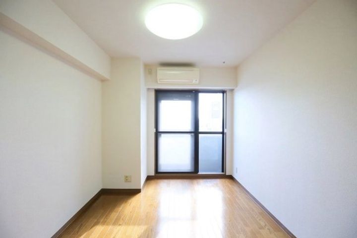 クレアシオン新中野の居間