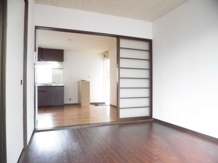 ファレノ福沢A棟の居間