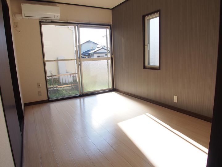 セゾンコスモスI 102の居間