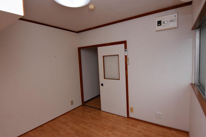 コスモ信濃の居間