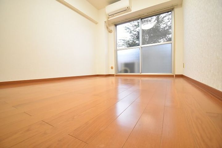 東京都調布市染地2の賃貸マンションの内装