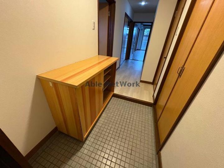 ファミールうすずみの玄関