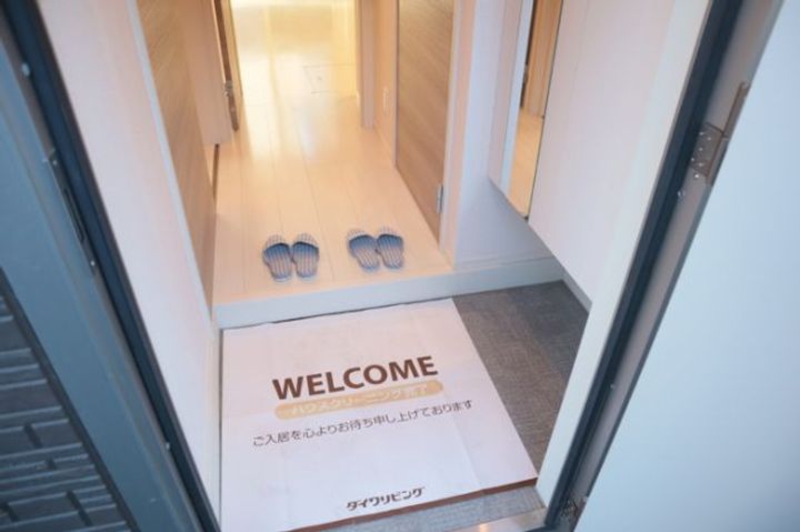 埼玉県上尾市緑丘1(アパート)の賃貸物件の玄関