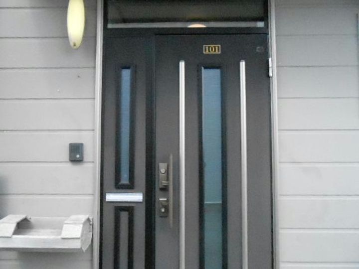 ハッピーハイツ恵の玄関