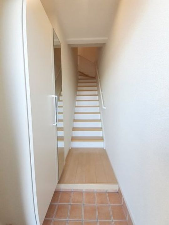 広島県福山市神辺町大字川南(アパート)の賃貸物件の玄関