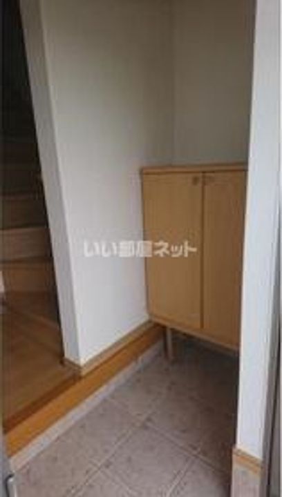 東京都日野市西平山5(一戸建)の賃貸物件の玄関