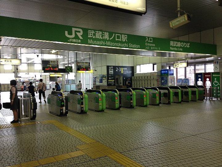 ドミール・アンの周辺