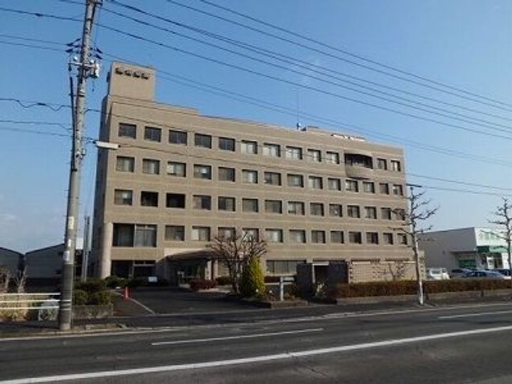 ロータス Cの周辺